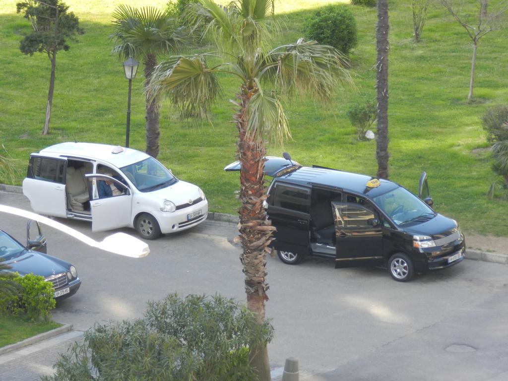 Apart Hotel Orbi Sea Towers Batumi Esterno foto